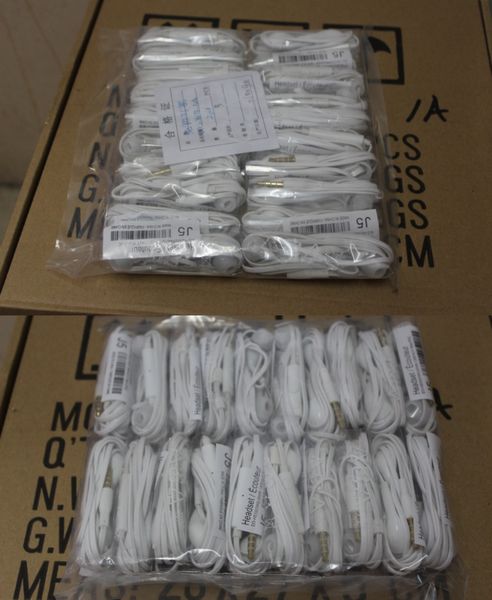 

new for samsung s4 and universal 6u and 5 high cell phone earphones in-ear wired white colours ing