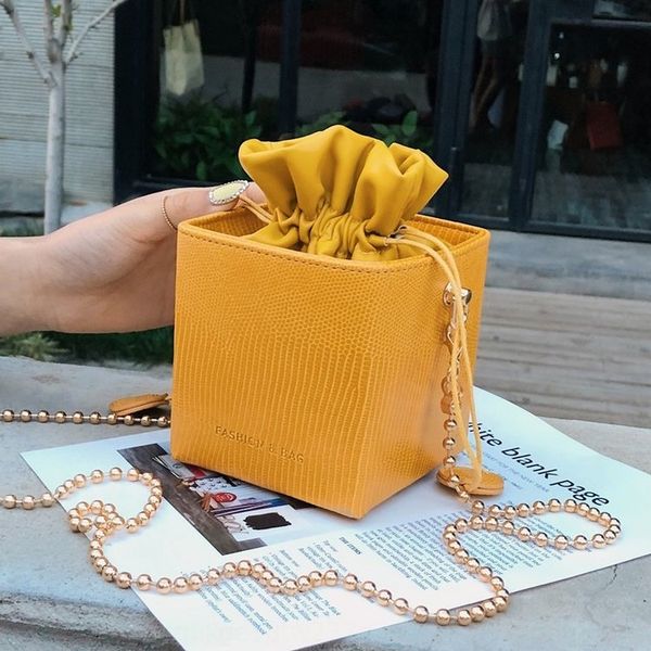 

small shoulder bucket female 2019 new korean style all-match texture bucket bag fashionable casual shoulder messenger bag, White