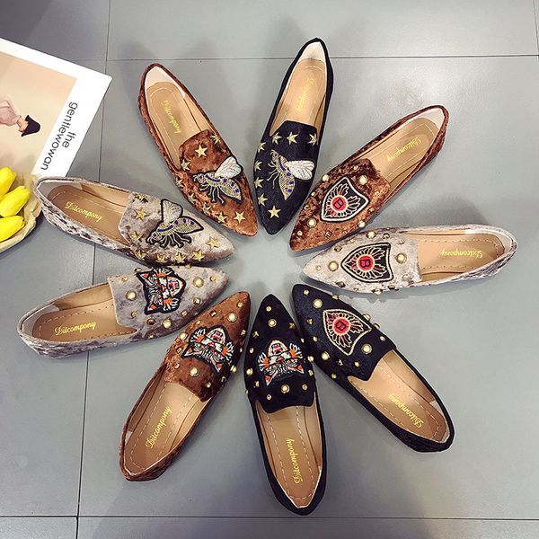 

2020 spring new pointed toe flat shoes shallow mouth embroidered shoes rivet cloth women's femmes sandales, Black