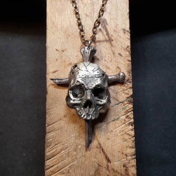 

broken damaged face 316l stainless steel skull cross silver color pendant necklace fashion biker rock punk jewelry