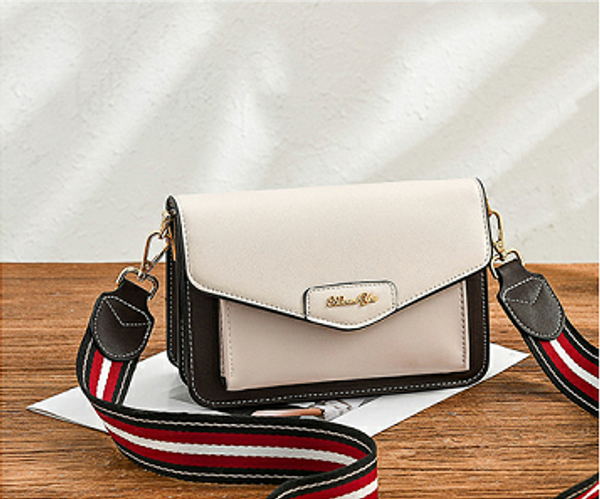 

2020 new fashion korean color contrast wide shoulder bag simple and versatile autumn and winter single shoulder messenger bag