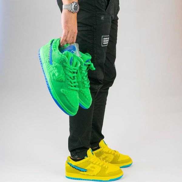 

sb dunk three bear pack grateful dead x sb low designer yellow bear dunks mens shoes blue fury deep royal skateboarding sneakers size 12, White;red