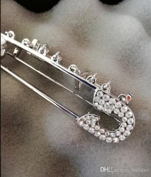 

fashion advanced quality pin brooch for man and women letters crystal designer brooches flannel, Gray
