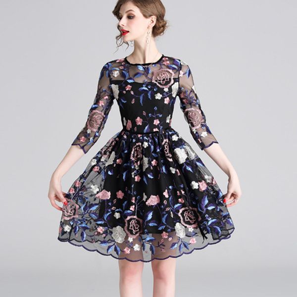 

2019 suit-dress round neck hollow out embroidery flower grace temperament lady of quality skinny temperament dress, White;black