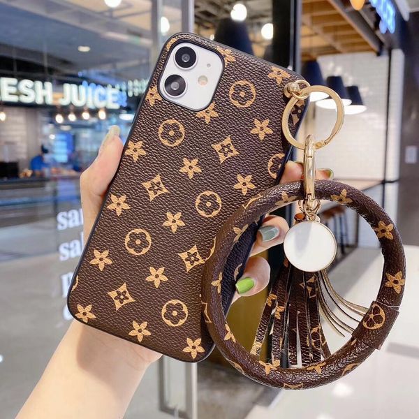 

brand designer with beautiful bracelet ornament phone cases for iphone 11pro 11 xs max xs xr 8plus 8 7plus high-end