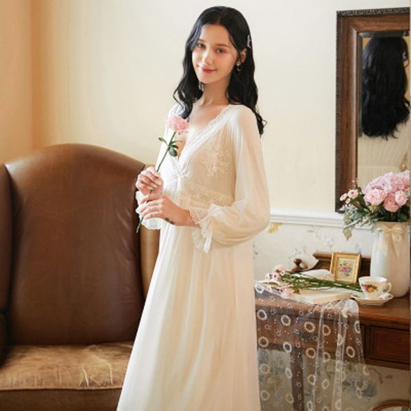 

Sleepwear Embroidery Nightgown Autumn White Cotton Nightdress European Palace Style Vintage Sleeping Night Dress