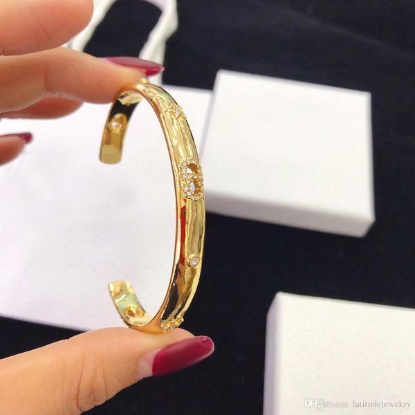 

luxury designer jewelry women bracelets elegant cuff bracelet with star diamond retro pouplar fashion letter d designer bracelets, White