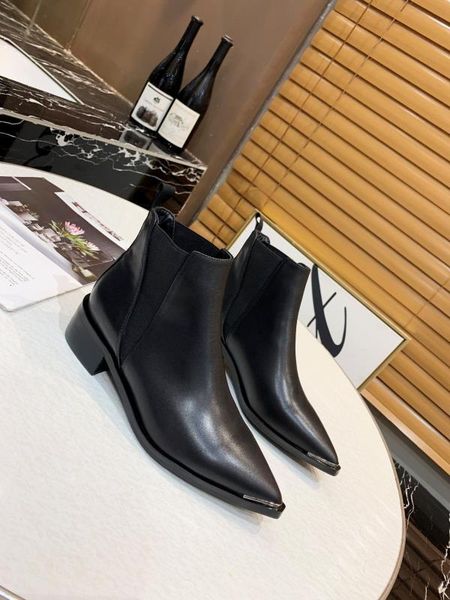 

2019f autumn and winter new custom leather ladies martin boots, personality female wild thick with flat boots, size: 36-41