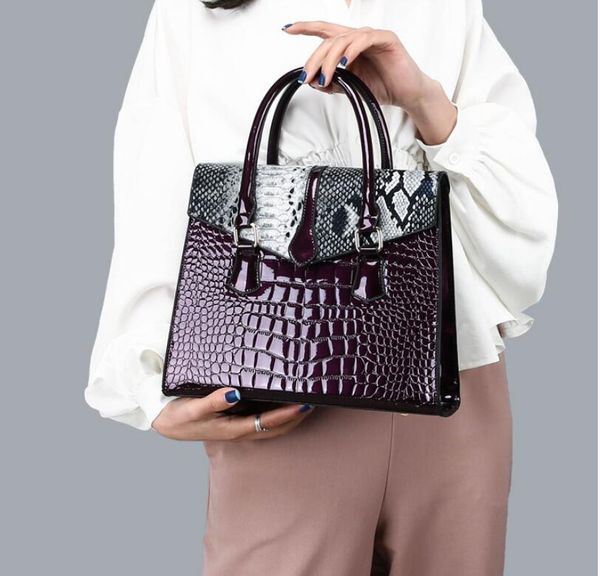 

fashionable new style simple portable women's bag fashion lock large tote commuter handbags boston bag