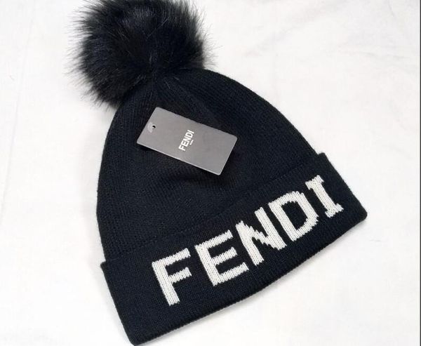 

2020 fashion mens women designer cp hats company knitted skull cap embroidery badge outdoor sports wool hat women casual beanies, Blue;gray