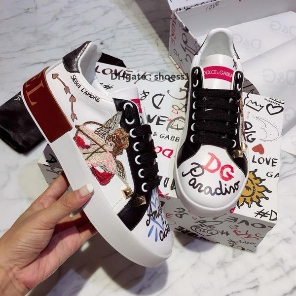 

2021-2020z luxury men and women graffiti hand -painted lace -up daily casual sports shoes ,fashionable wild high -end couple banquet shoes, Black