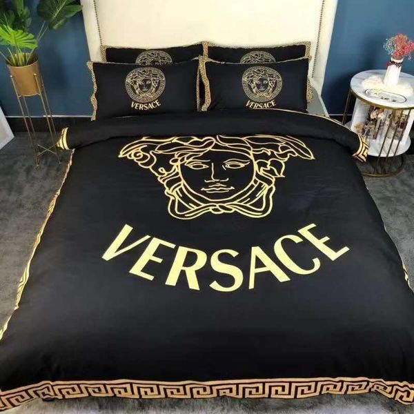 

2020 branded woven cotton bedding sets designer letter printed sheet comforter cover pillowcase fashion home textile