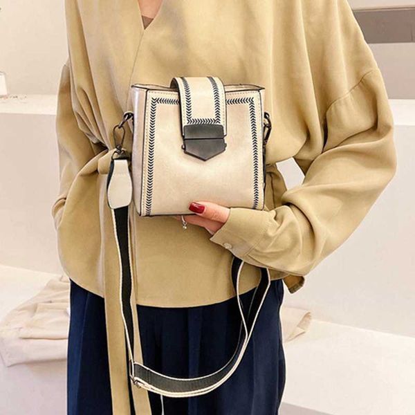 

luxury wide shoulder strap bucket bags women designer handbag high capacity vintage pu leather lady designer rivet crossbody bag