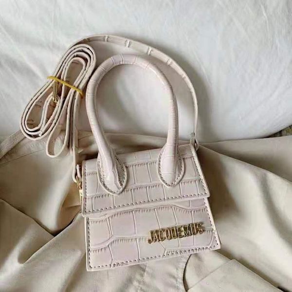

2020 new fashion catwalk crocodile pattern handbags ladies diagonal bag fashion mini one shoulder small square bag wallet hook