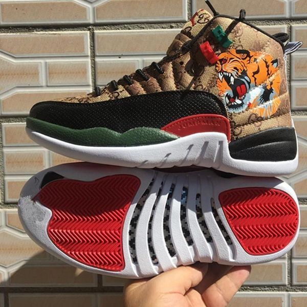 

2020 12s men's basketball shoes 12 tiger snake white red men women sports sneakers size 7 - 13