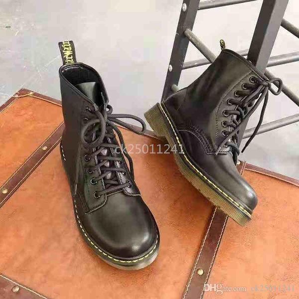 

2019 new fashion designer sneaker autumn and winter couple martin boots in the cylinder british vintage flat lace-up ankle boots ck01, Black