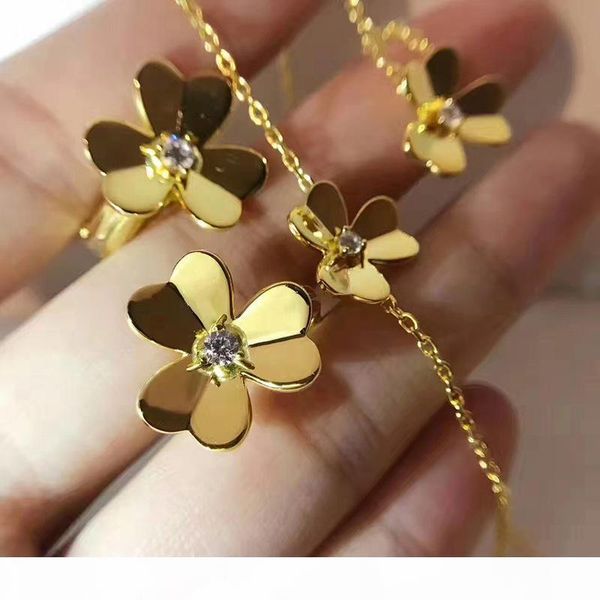 

brass material paris design bracelet with flower and diamond decorate single bracelet necklace ring earring for women and mother gift j, Black