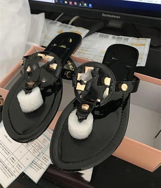 

2019 summer brand design men' and women' beach sandals indoor flat g sandals slippers indoor slippers with long nail sandals, Black;grey