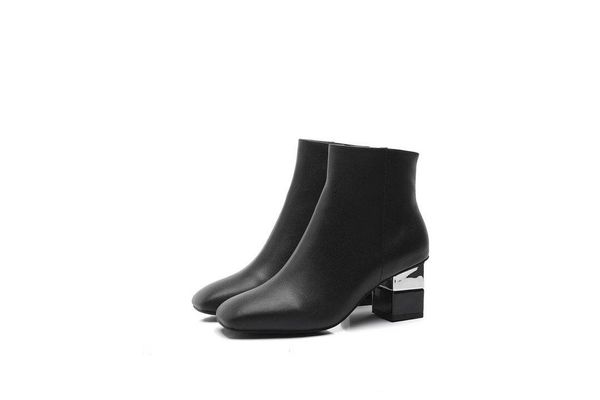 

2020l high-end custom fashion ladies wild short boots winter thick with martin boots british style new single boots, size: 36-40
