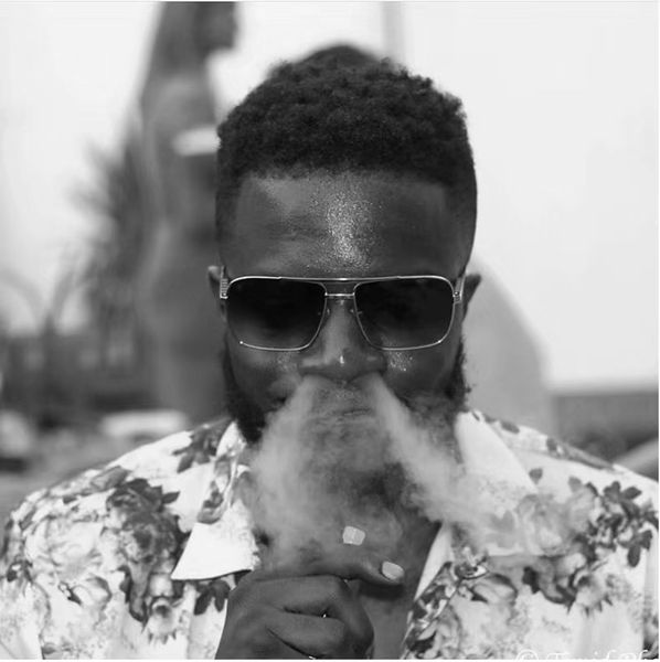 

мужчины женщины дизайнер очки поляризационные вождения роскошный овальный пилот прямоугольник солнцезащитные очки uv400 высокое качество дез, White;black