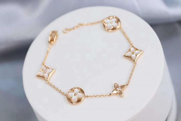 

luxury custom style bracelet selling women's style bracelets in europe and the united states, Golden;silver
