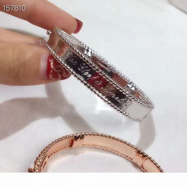 

r european and american 2020 fashion new selling bracelet luxury custom high -end sub -gold gold -plated high -carbon diamond brace, Slivery;golden