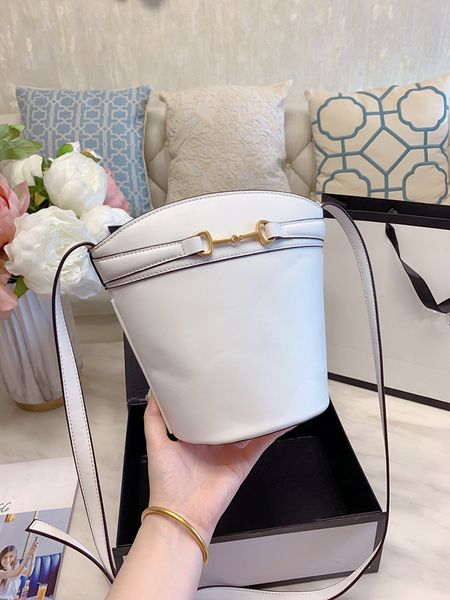 

the new fashion korean version of fashion one-shoulder cross-body bag web celebrity versatile texture bucket bag