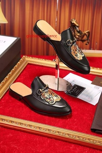 

весна и лето нового тигра тапочки мужчины тапочки тапочки drivers сандалии слайды кроссовки кожаные тапочки, Black;green