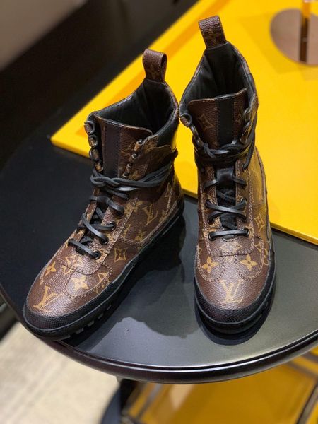 

new6 ladies casual boots fashion wild women's shoes thick bottom ladies martin boots original box packaging fast delivery, Black
