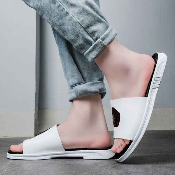

new fashionable men's outdoor beach genuine leather men's british slippers outdoor slippers fashionable trendy shoes