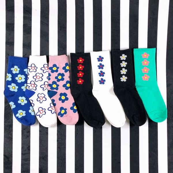 

spz7z golf medium medium small flower trendy socks men's and women's korean yaya ins style street fashion skateboard cotton couple, Black