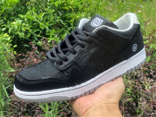 

medicom toy x sb dunk low be@rbrick skate shoes black sail hairy upper running shoes men sports sneakers with box