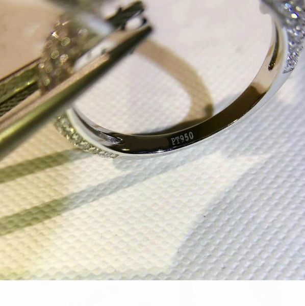 

дизайнеѬ db вадб обѬђалное коло велиѬн изделий женин еѬлингового е, Slivery;golden