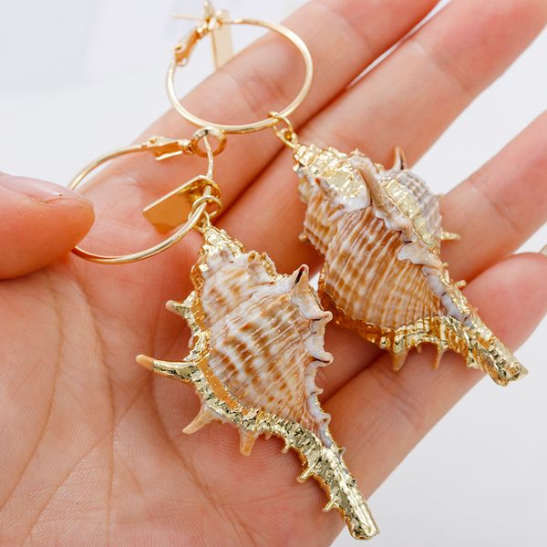 

AENSOA Bohemia Shell Gold Long Pendant Drop Earrings Natural Asymmetric Unique Conch Earrings For Women Beach Bikini Jewelry