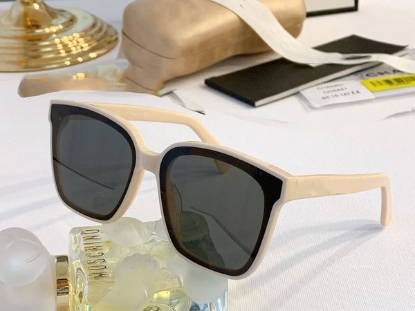 

fashion square sunglasses size:65-15-147 couple models from men classic uv protection round frame classic three colors, White;black