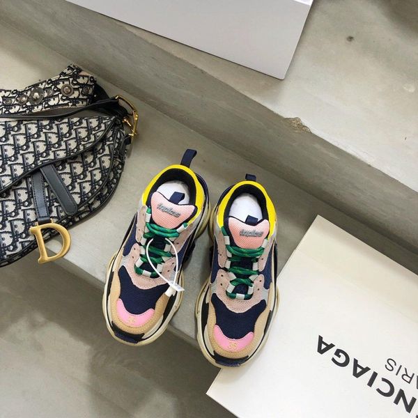 

2020uc designer to create casual and comfortable all-match sports shoes, travel shoes outsole non-slip design with original box delivery, Black