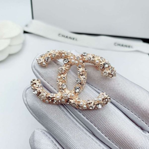 

20 нового творческие бриллиантовой броши дизайнер классического жемчуга корсаж антибликового подарок брошь праздник горячая продажа бесплатн, Gray