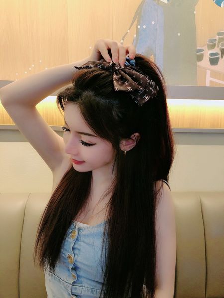 

europe and america sell hair hoop high grade wide edge cloth art knot hair hoop fashion letter hairpin women designer silk headbands, Silver