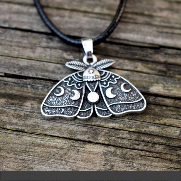 

1pcs unique witch dead head skull moth necklace moon witchcraft, Silver