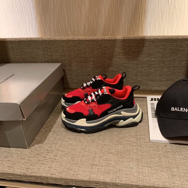 

201designer to create casual and comfortable all-match sports shoes, travel shoes outsole non-slip design with original box delivery, Black
