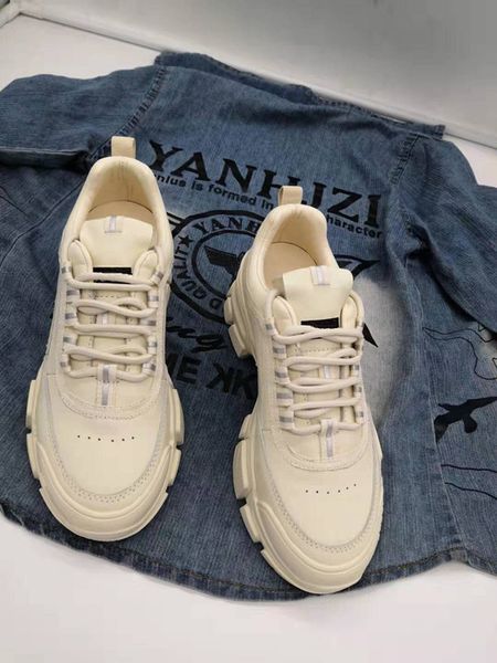 

leather sneaker with wave mouth web print tiger strawberry womens luxury designer sneakers vintage shoes trainers dad shoes rx19081703 cs03, Black