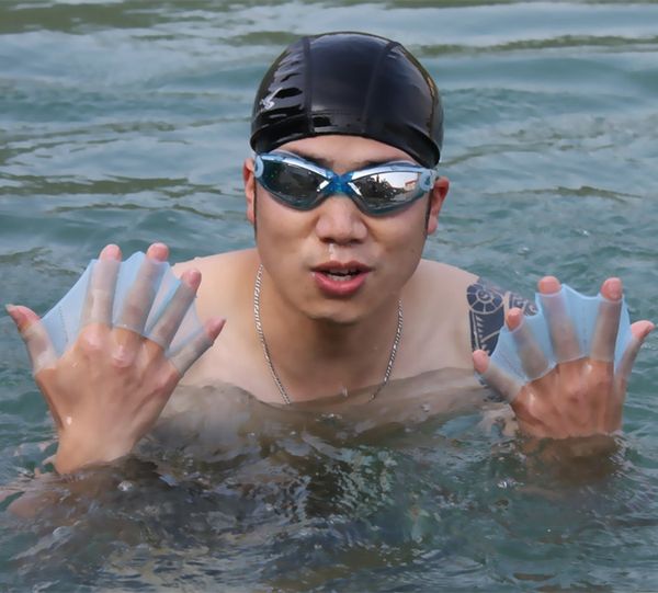 

aleua swimming supplies flying fish frog silicone half finger hand silica gel silica gel pu duck palm professional swimming training scratch
