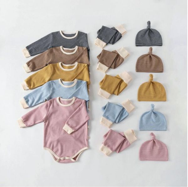 Abiti firmati per bambini Set di abbigliamento in tre pezzi per bambini Tute Pantaloni a maniche lunghe a righe Set con cappello Tute per neonati Indumento LSK512