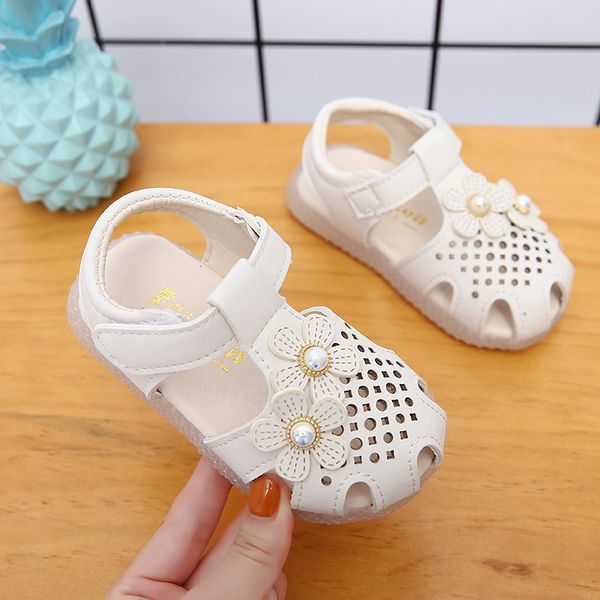 

v4nha lou kong bao children's children's sandals flower princess shoes hollowed-out baotou girls' sandals soft sole anti-skid, Black;red