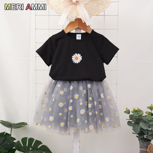 

meri ammi 2 pcs set children girl clothing outfit set short sleeve floral t-shirt+daisy skirts for 2-7 year girl, White