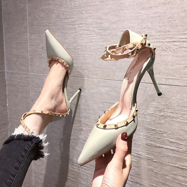 

2020 new summer baotou sandals women fashion high heels with rivet pointed female one word with joker, Black