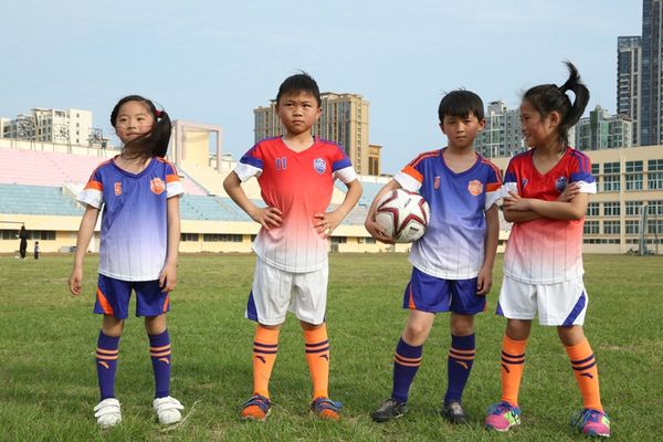 

whirlwind 11 people same style boys and girls cyclone 11-person boy suit student set football training set sports football suit, Black