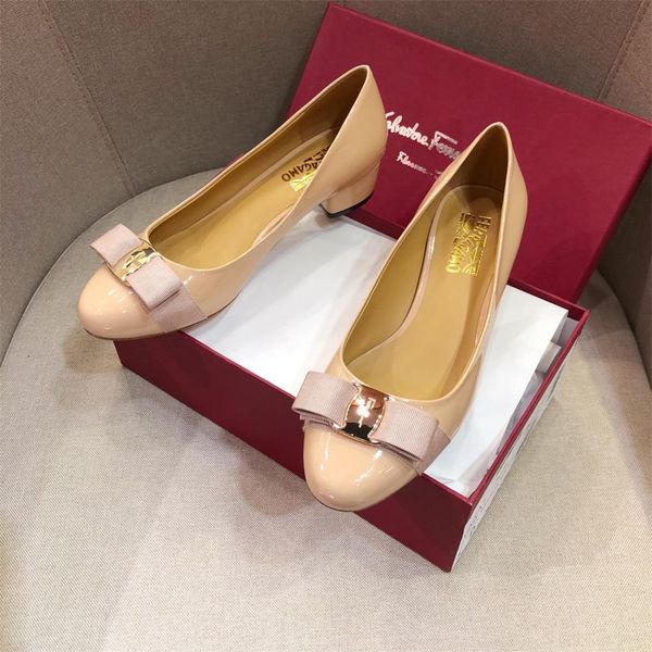 

2020 latest gancini leather shoes women's casual shoes fashion trend comfortable shoe size 35-40 type 39745400543