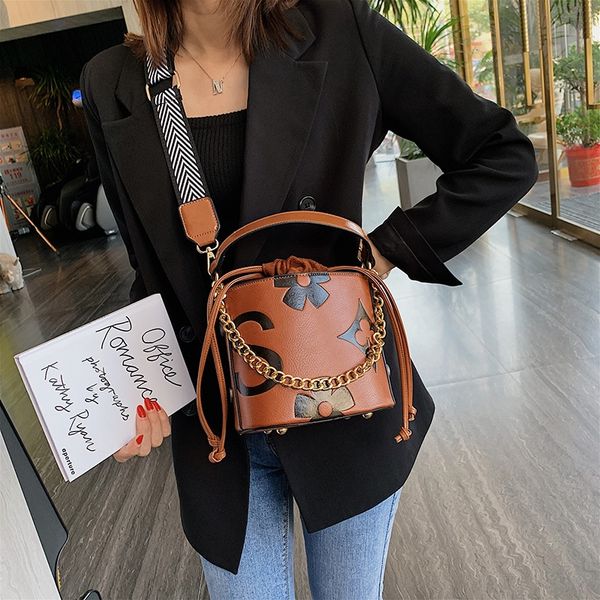 

bucket small women's fashion letter printing small bag personalized presbyopic messenger bag, White