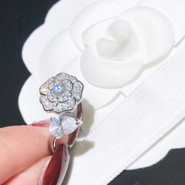 

new high-end customized camellia full diamond rings wild fashion woman ring, Golden;silver
